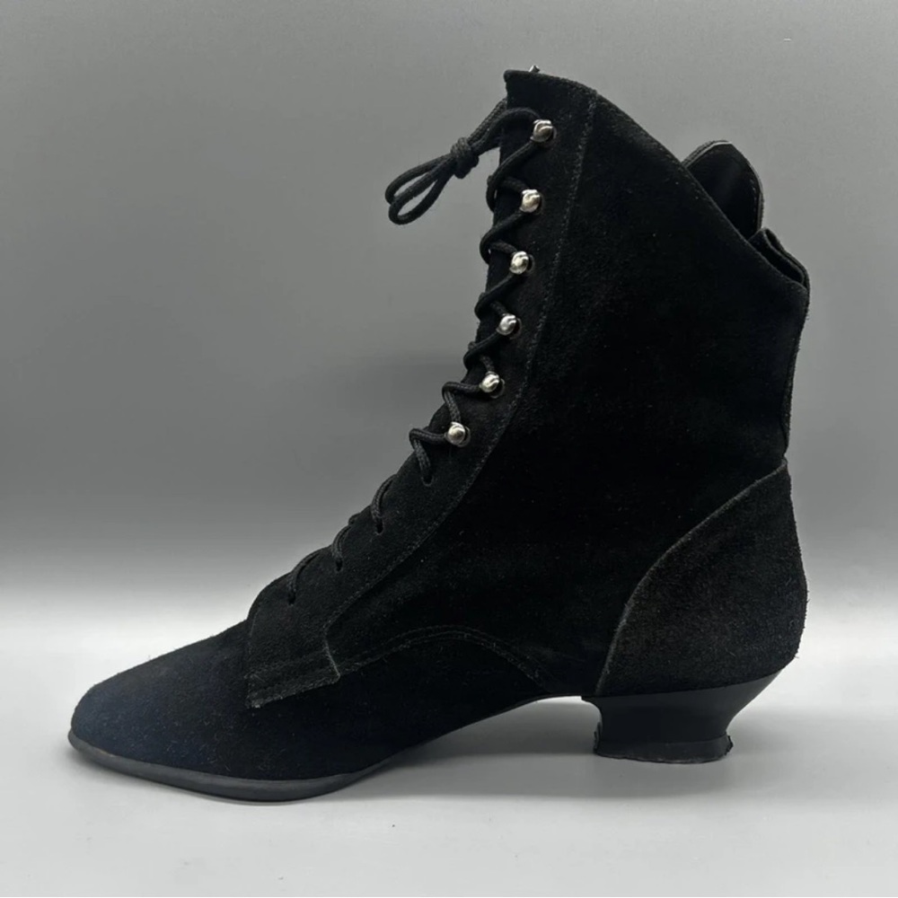 Chic Black Lace-Up Women's Boots